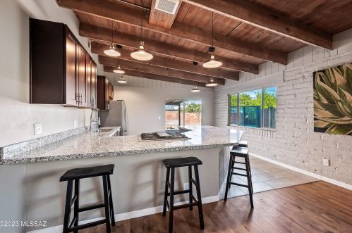 2421 Eastland St, Tucson AZ 85716-5723 exterior