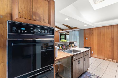 1306 Fawnvalley Dr, Saint Louis MO 63131-3921 exterior