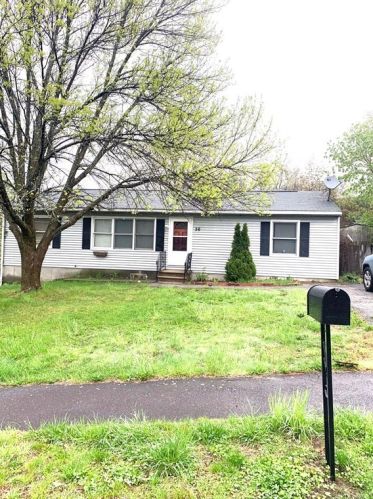 56 White Ave, Worcester, MA 01605-1641