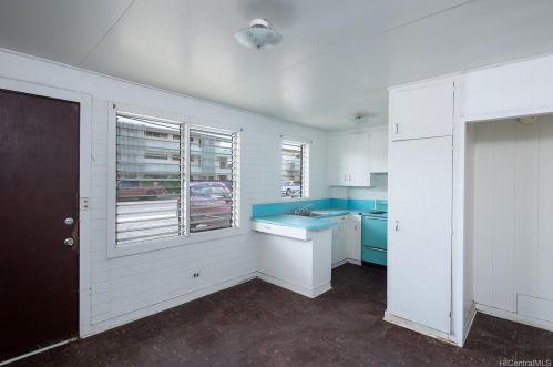 2620 Date St, Honolulu HI 96816-1122 exterior