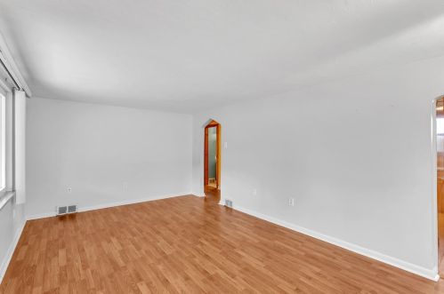 1255 Chestnut St, Monaca PA 15061-1042 exterior