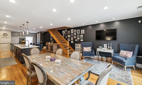 128 Bainbridge St, Philadelphia PA  19147-2402 exterior