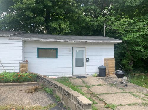 110 South, Cassopolis MI 49031 exterior