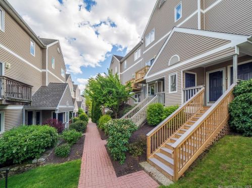 20 Glenrock, Norwalk, CT 06850-1372