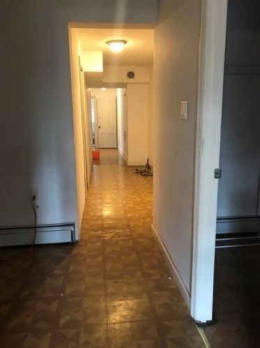 8 Lowell St, Worcester MA 01603-2607 exterior