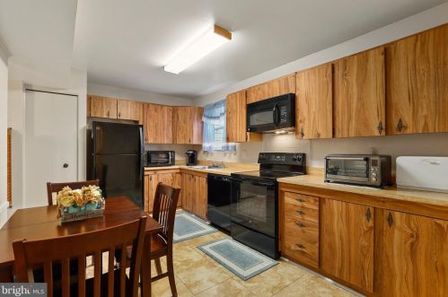 486 Mainview Ct, Glen Burnie MD 21061-6119 exterior