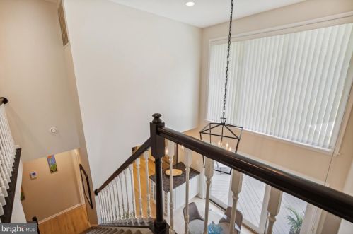 1006 Farm Haven Dr, Rockville MD 20852-4244 exterior