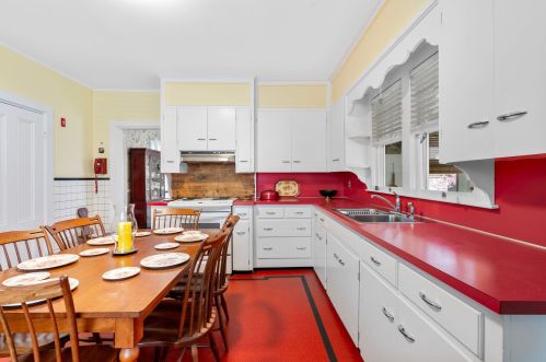 36 Morning St, Portland ME 04101-4429 exterior