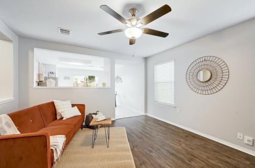 6617 Doyal Dr, Austin TX  78747-3943 exterior