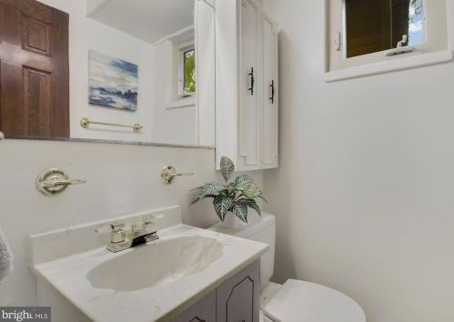 913 Caddington Ave, Silver Spring MD 20901-1048 exterior