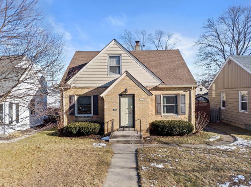 2912 79th St, Milwaukee, WI 53219-2701