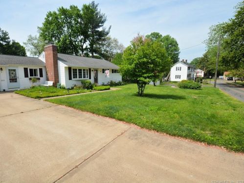 5 Ash St, Enfield, CT 06082-4620