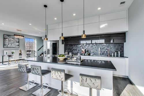 2738 Chicago Ave, Chicago, IL 60622-4406