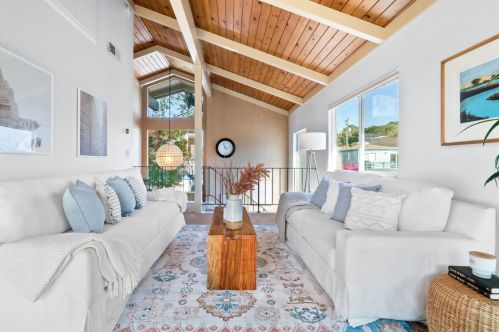 427 Riverview Ave, Capitola CA 95010-2757 exterior