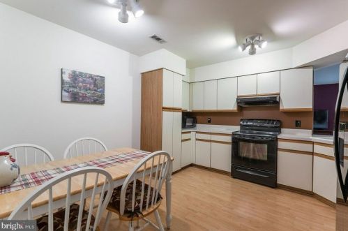 1310 Foxmeadow Dr, Limerick PA 19468-1556 exterior