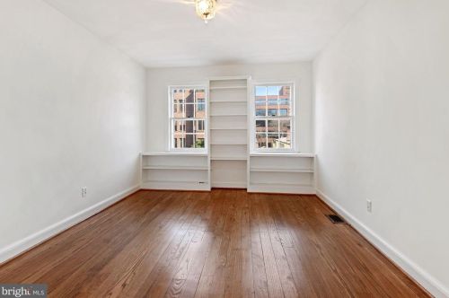 1030 31st St, Washington DC  20007-4405 exterior