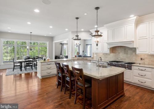 271 Blackburn Dr, Berwyn PA  19312-2801 exterior