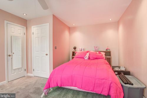 7818 Colonial Springs Blvd, Alexandria VA  22306-2864 exterior