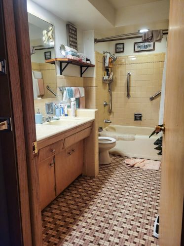 5052 66th St, Milwaukee WI  53220-4506 exterior