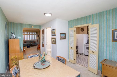 7160 Erdrick St, Philadelphia PA 19135-1012 exterior