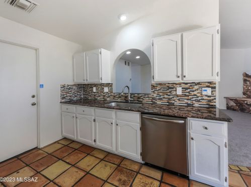 9641 Caldwell Dr, Tucson AZ  85747-9220 exterior