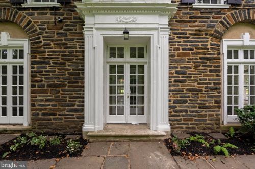 6424 City Ave, Philadelphia PA 19151-2410 exterior