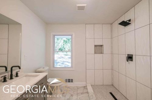 2772 Dearwood Dr, Atlanta GA 30315-8913 exterior