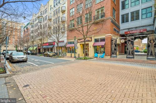 4 Monroe St, Rockville MD 20850-2519 exterior