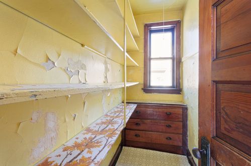 951 Lawndale Ave, Chicago IL 60655-3315 exterior