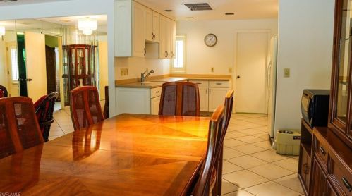 3353 Binnacle Dr, Naples FL 34103-2724 exterior