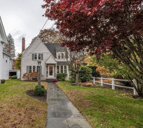 81 Warren St, Concord, NH 03301-3837