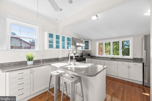 9112 Glenridge Rd, Silver Spring MD 20910-2127 exterior