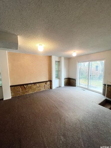 2137 Lorita Way, Sandy UT 84093-6489 exterior