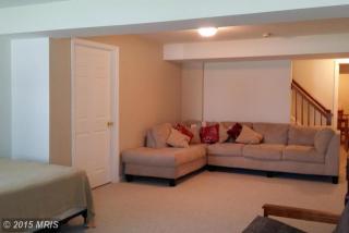 9172 Matthew Dr, Manassas VA  20111-8209 exterior