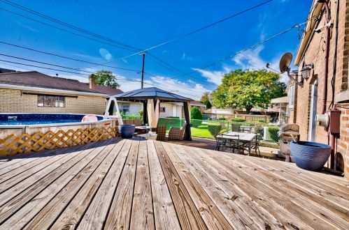 5819 55 St, Chicago IL 60632-4722 exterior