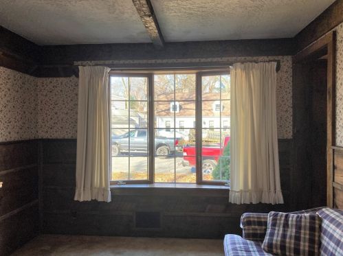 87 Balfour Dr, Springfield MA 01118-1137 exterior