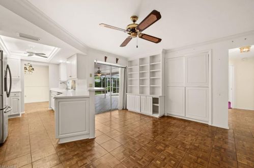 59 Pebble Bch Blvd, Naples FL 34113-8349 exterior