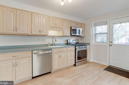 1068 Cayer Dr, Glen Burnie, MD 21061-4156