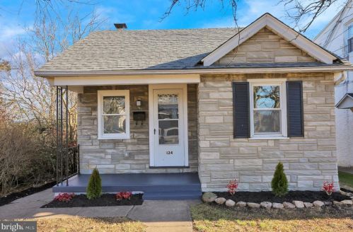 124 Lemon St, Pottstown, PA 19464-6742