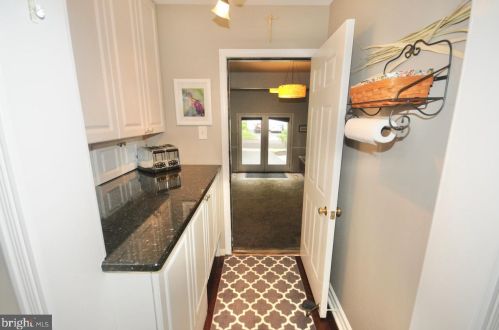 1302 Maple Ave, Roebling NJ 08554-1610 exterior