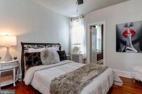 5412 Cedar Ave, Philadelphia PA 19143-1952 exterior