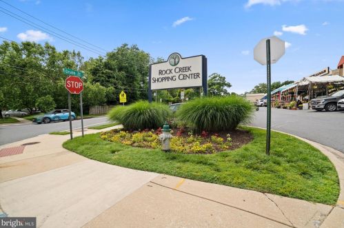 2213 Washington Ave, Silver Spring MD 20910-2622 exterior