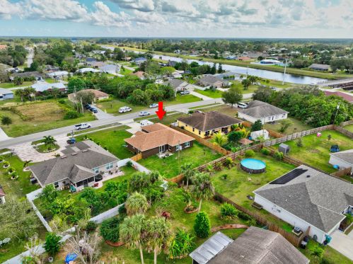 2356 Savona Blvd, Fort Pierce FL  34953-2215 exterior