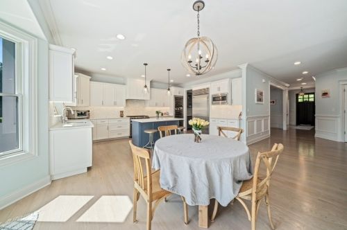 697 Parkside Ave, Elmhurst IL 60126-5029 exterior