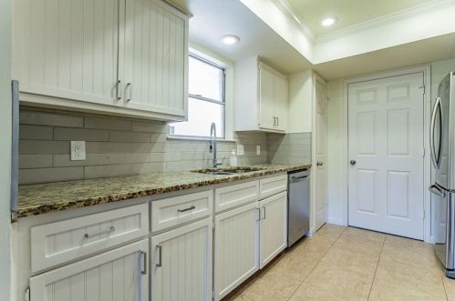 5305 Beckett Cir, Austin TX 78749-2114 exterior