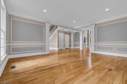 2 Caruso Ct, Bridgewater NJ 08807-2149 exterior