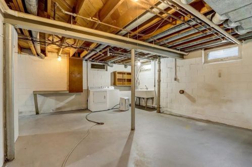 3160 Menomonee Riv Pkwy, Milwaukee WI 53222-3371 exterior