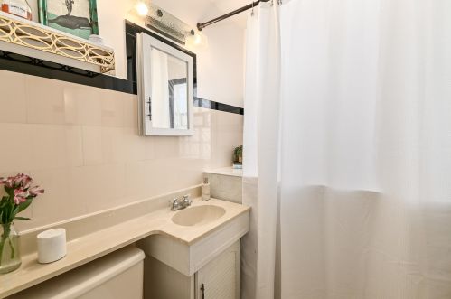 2476 Lefeber Ave, Milwaukee WI 53213-1220 exterior