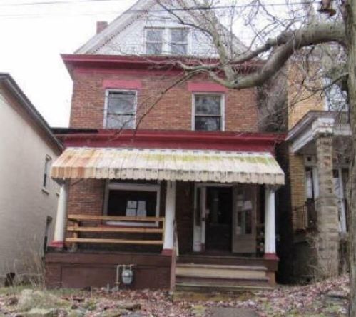 2021 Hampton St, Pittsburgh PA  15206-1754 exterior