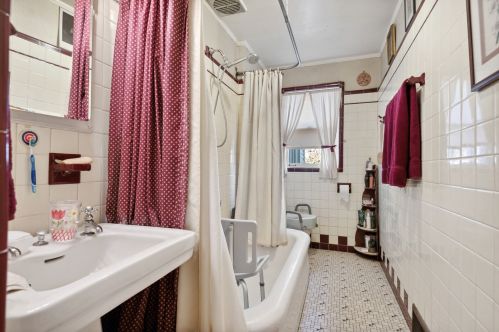 1332 Norwood St, Chicago IL 60660-2415 exterior